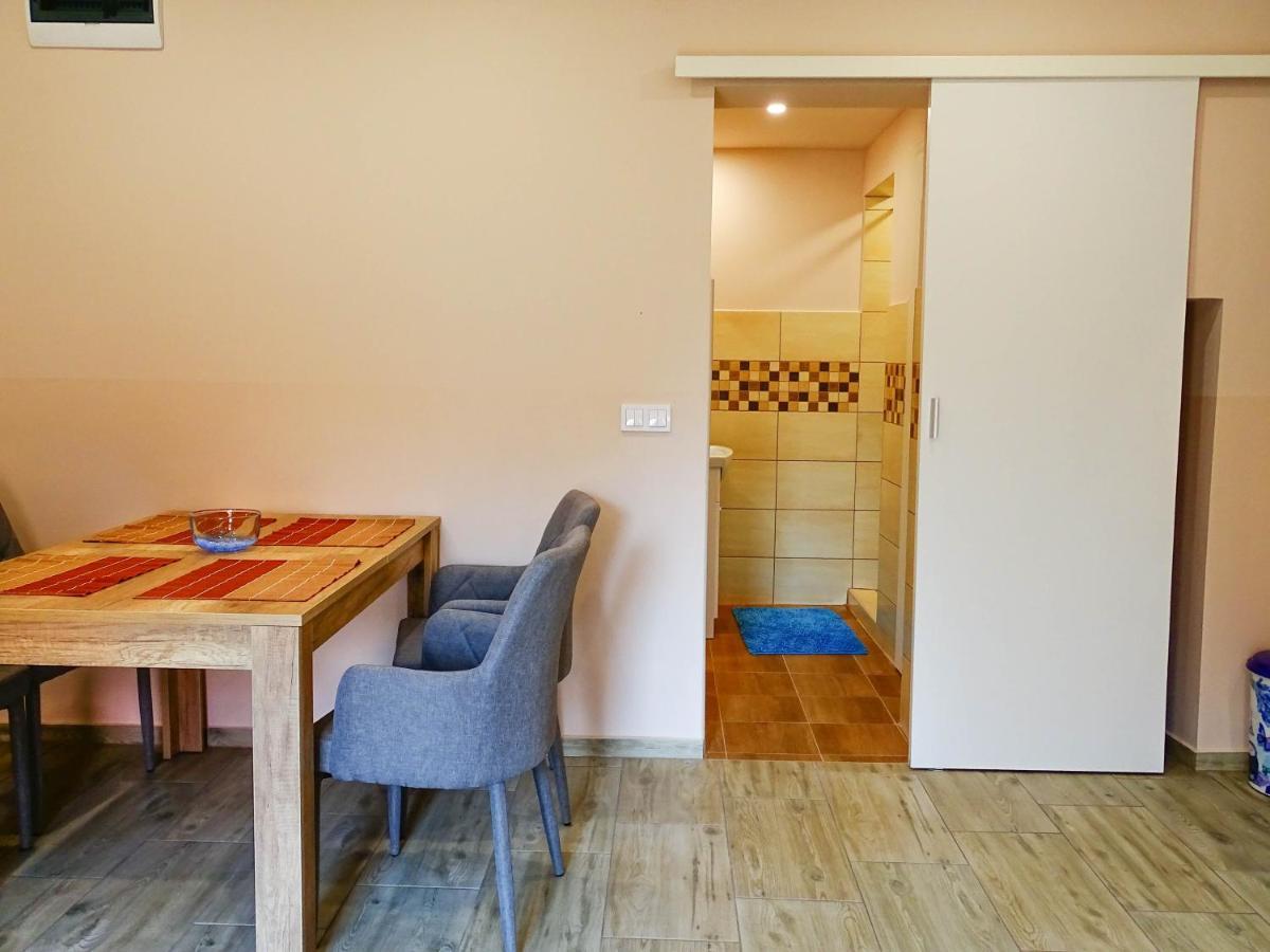 Eddy Apartman Еґер Екстер'єр фото